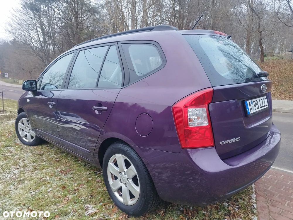 Kia Carens 2.0 EX - 7