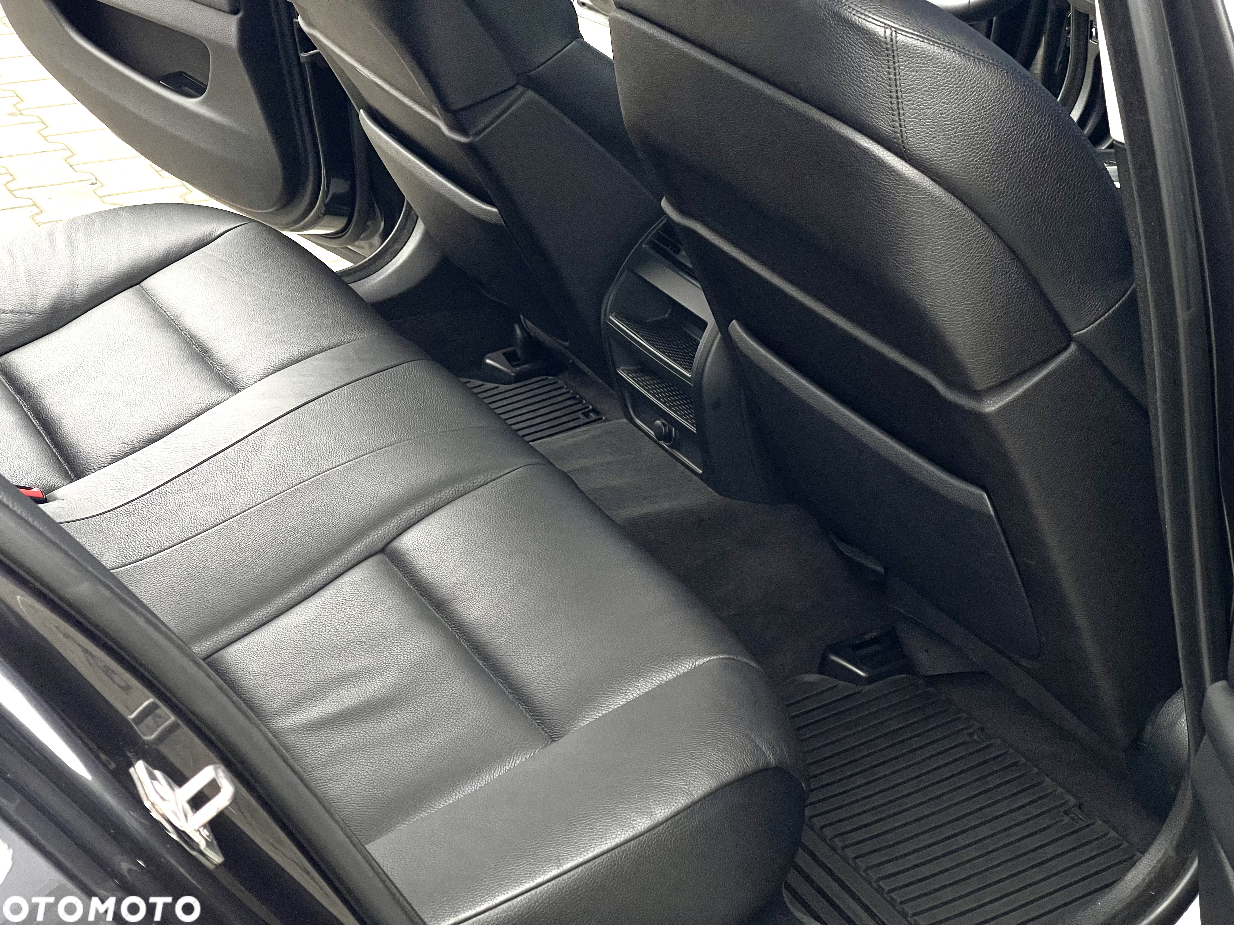 BMW Seria 5 530d xDrive Touring - 23