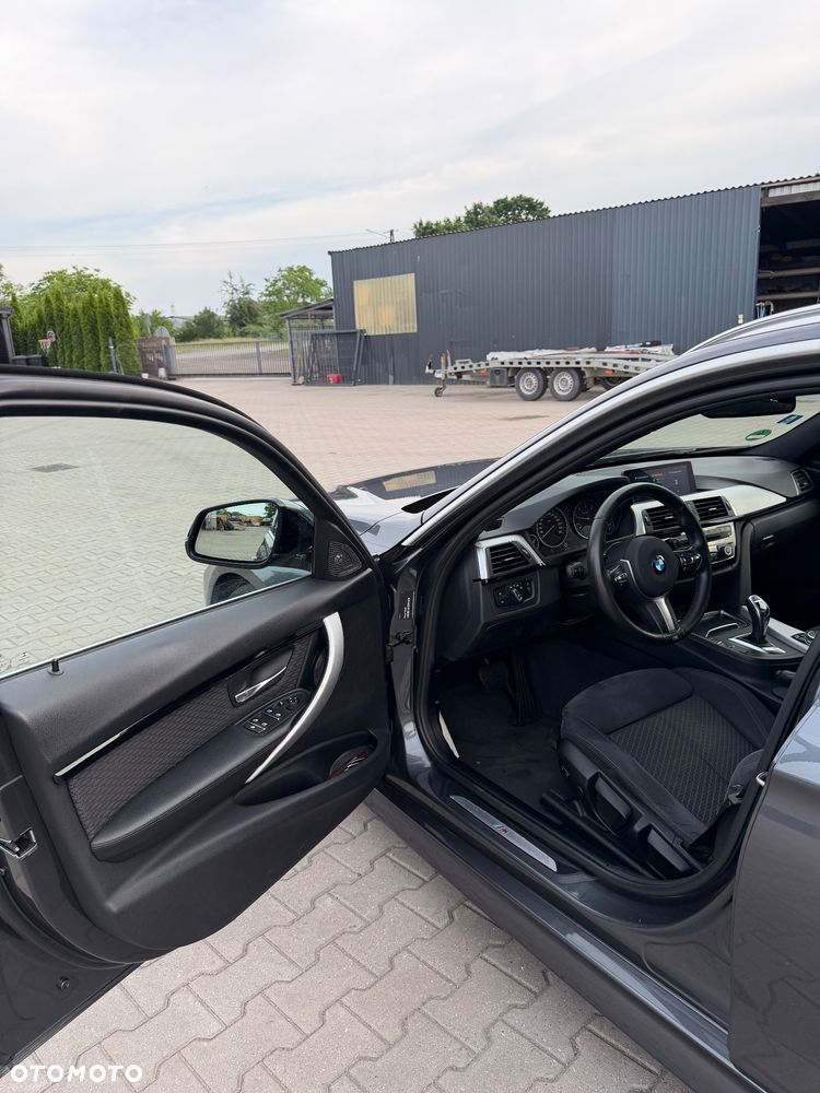 BMW Seria 3 320d M Sport - 14