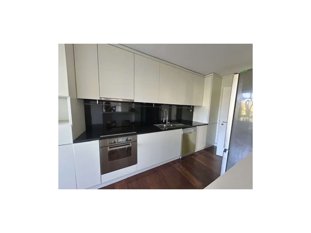 Apartamento T2, Remodelado, com garagem, na Foz - Porto - Grande imagem: 5/13