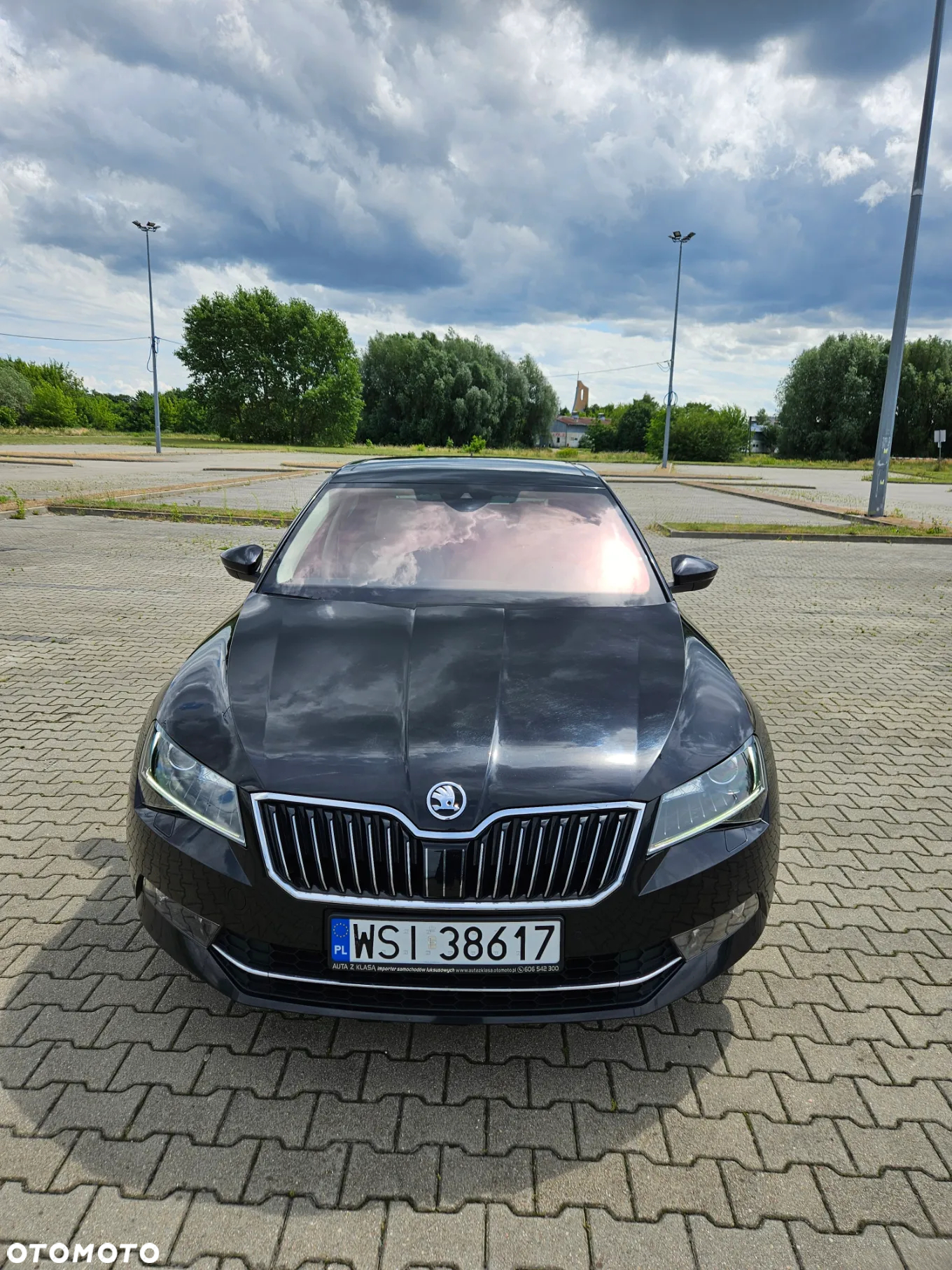 Skoda Superb 2.0 TDI L&K - 2