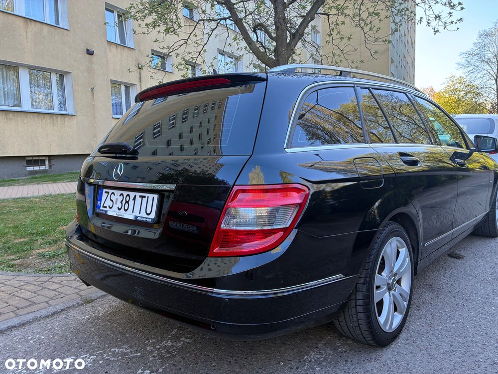 Mercedes-Benz Klasa C 180 CGI Automatik BlueEFFICIENCY Elegance - 8