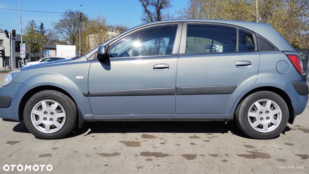 Kia Rio - 9