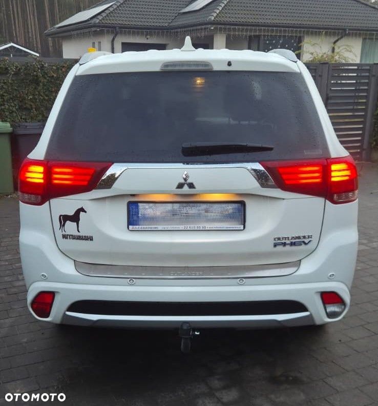 Mitsubishi Outlander 2.0 4WD Plus - 2
