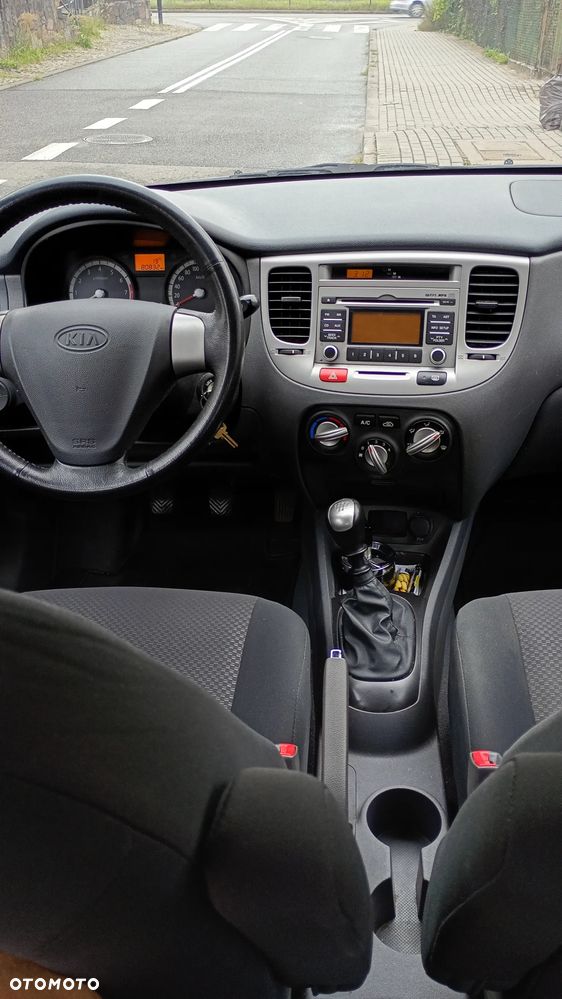 Kia Rio 1.4 Family - 15