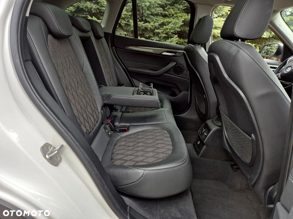 BMW X1 sDrive18d xLine - 12