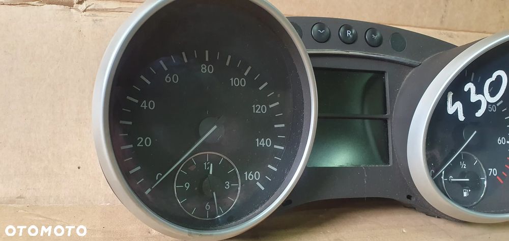 Licznik zegary oryginał Mercedes ML W164 3.0 CDI A1645404047 - 3