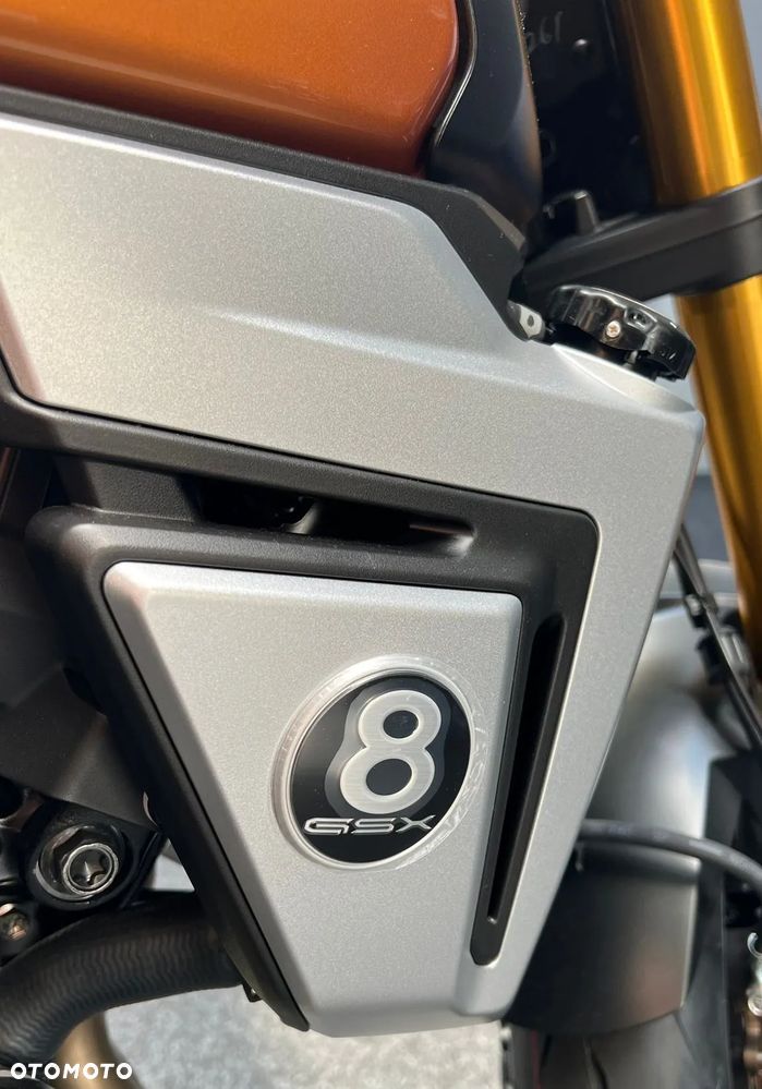 Suzuki T - 9