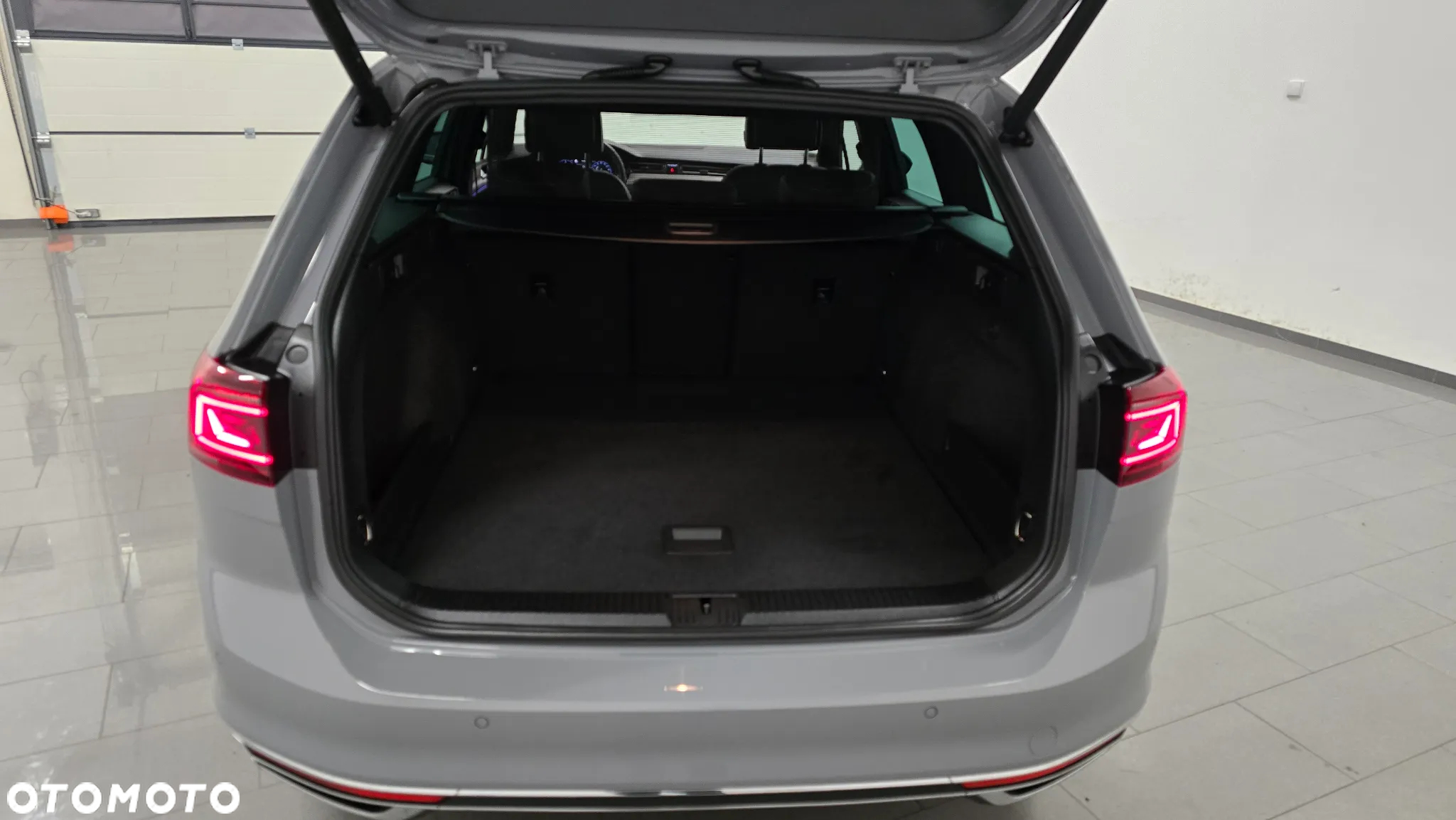 Volkswagen Passat 2.0 TDI SCR R-Line DSG - 9
