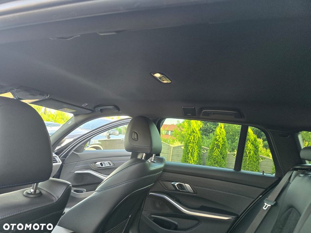 BMW Seria 3 320d xDrive M Sport Shadow sport - 28