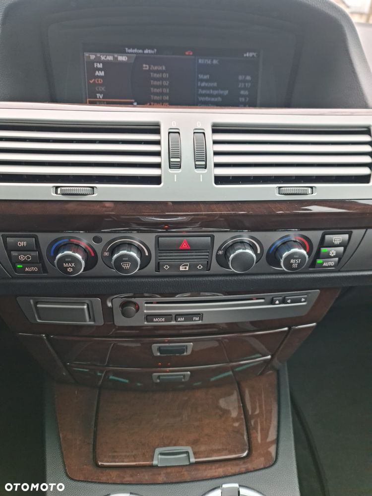 BMW Seria 7 740Li - 4