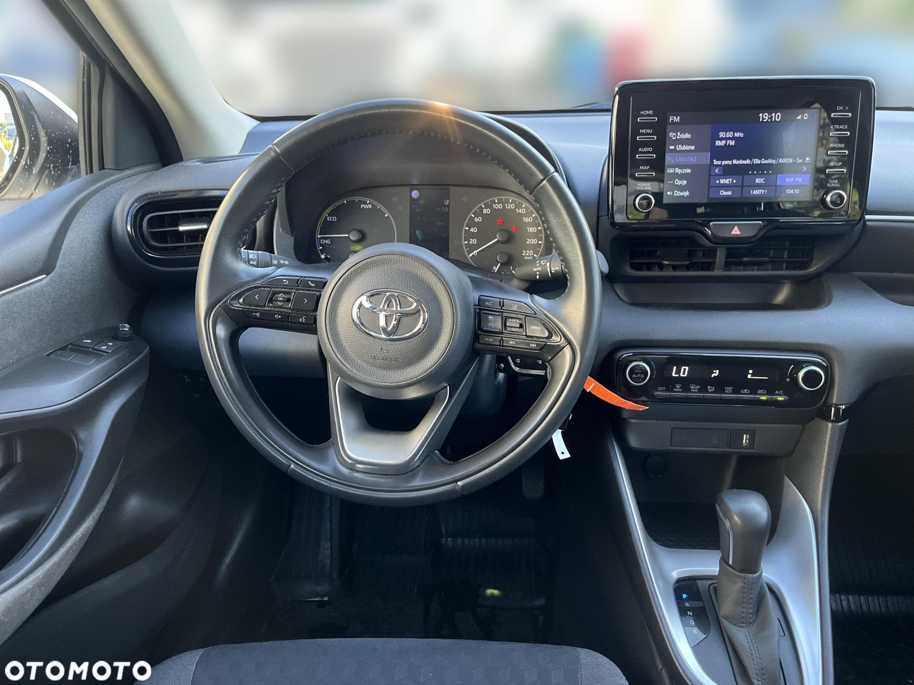 Toyota Yaris - 12