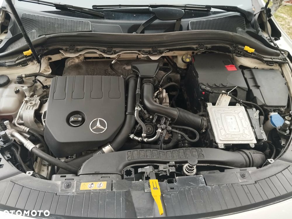 Mercedes-Benz GLA 200 Business Edition - 12