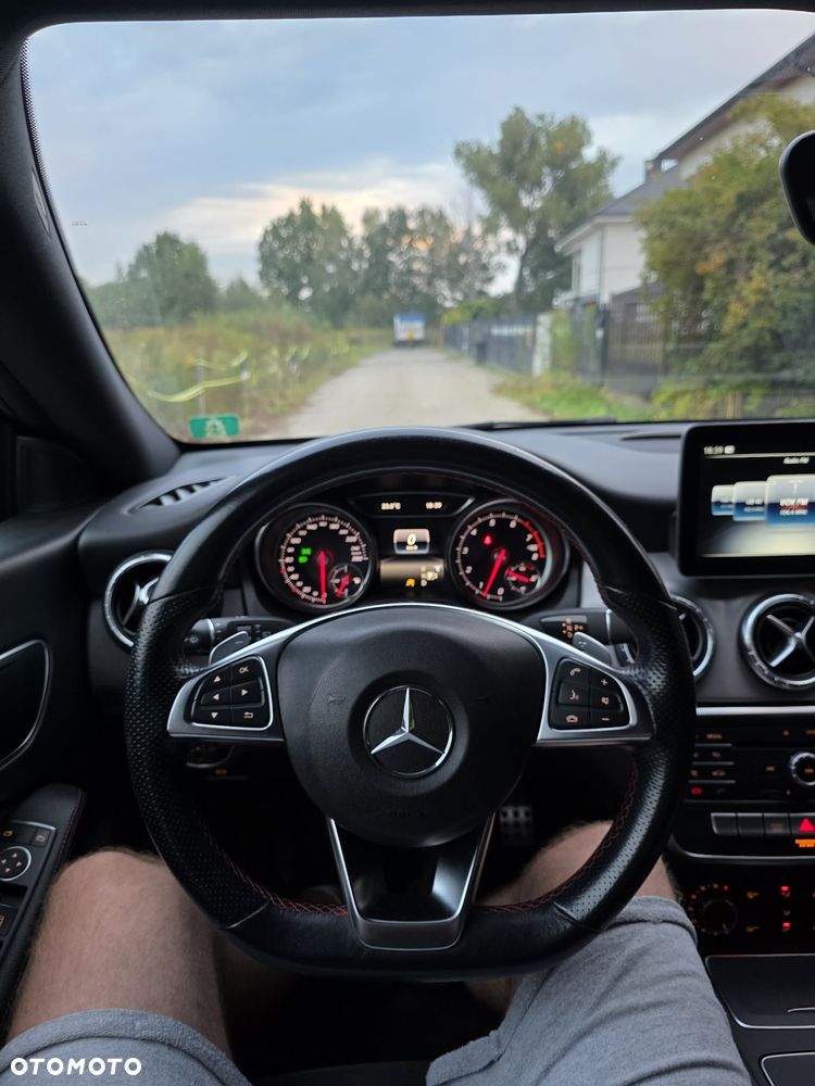 Mercedes-Benz CLA 180 7G-DCT AMG Line - 7
