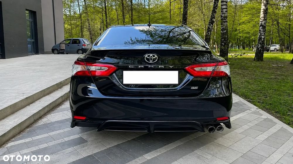 Toyota Camry - 6