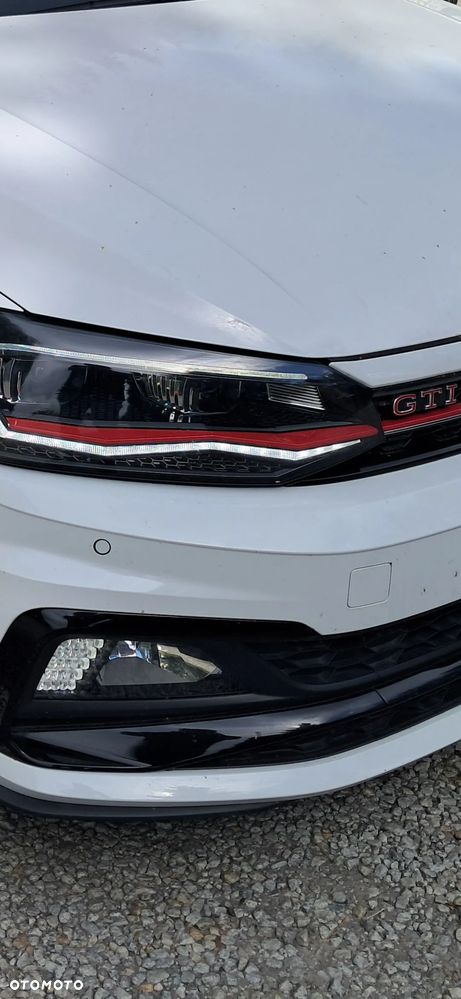 Volkswagen Polo - 2
