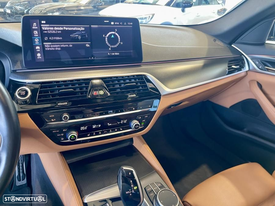 BMW 530 e Pack Desportivo M - 25