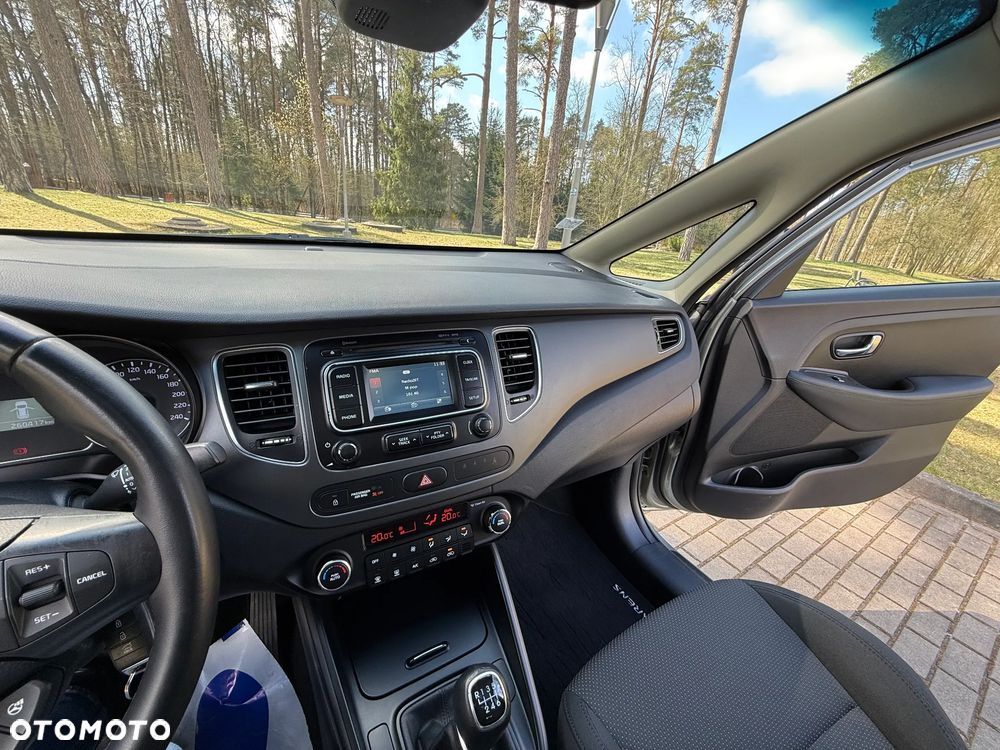 Kia Carens - 30