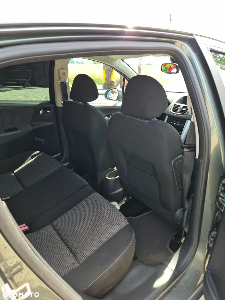 Peugeot 207 1.4 HDi Active - 9