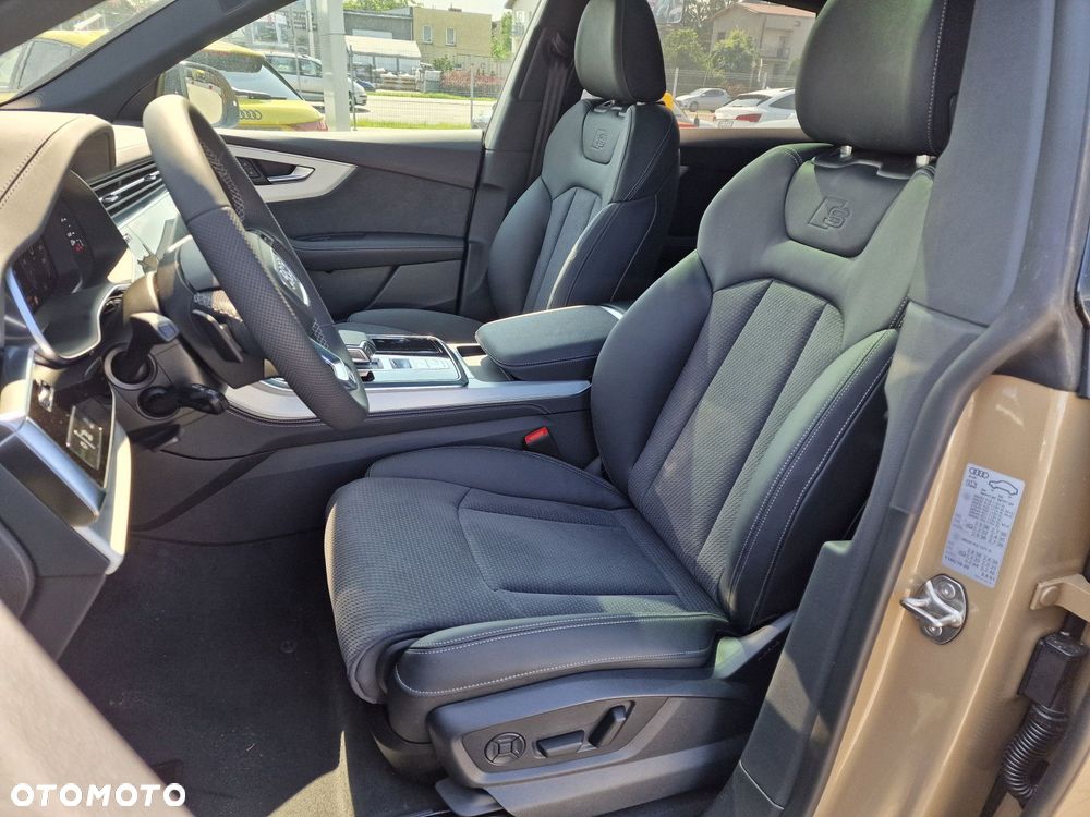 Audi Q8 - 9