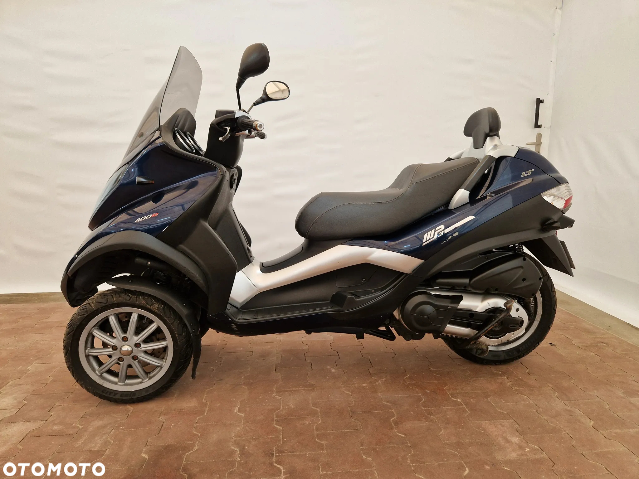 Piaggio MP-3 - 4