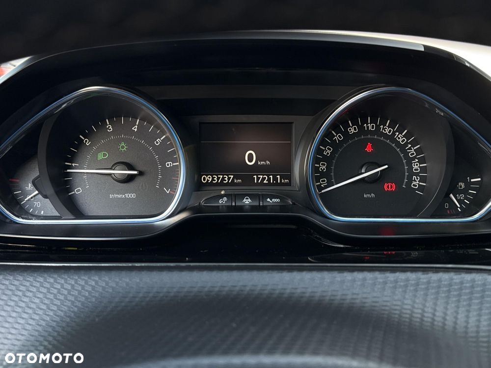 Peugeot 2008 1.2 Pure Tech GPF Allure S&S - 25