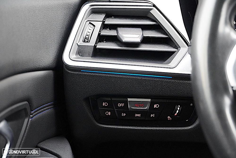 BMW 330 e Pack M Auto - 39