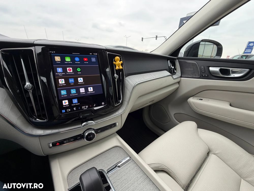 Volvo XC 60 B5 AT AWD MHEV Ultra Dark - 8