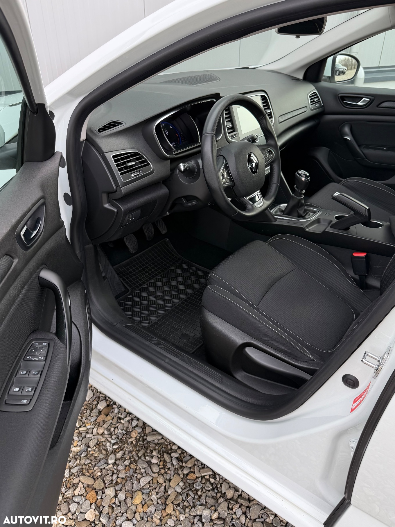 Renault Megane Grandtour BLUE dCi 115 BUSINESS EDITION - 11