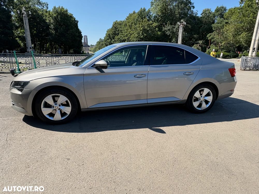 Skoda Superb 2.0 TDI Ambition - 2