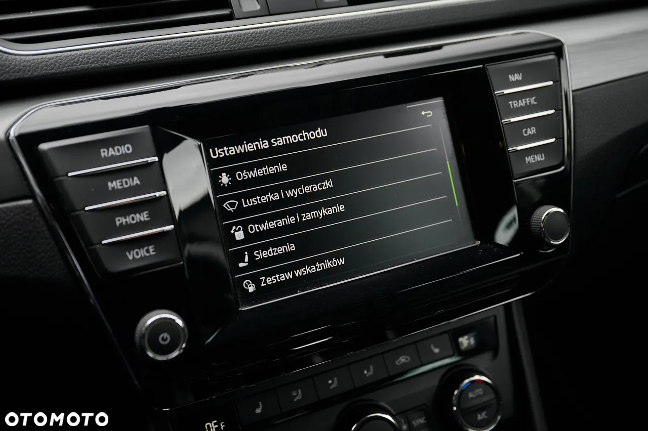 Skoda Superb 2.0 TDI DSG Premium Edition - 25
