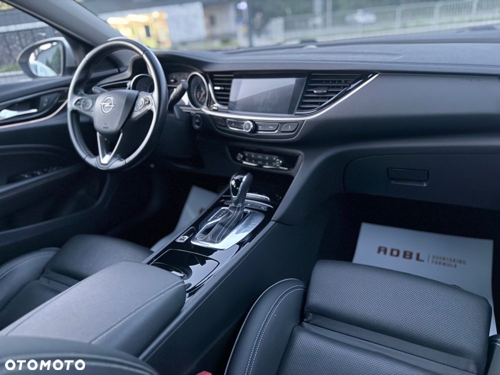 Opel Insignia - 23