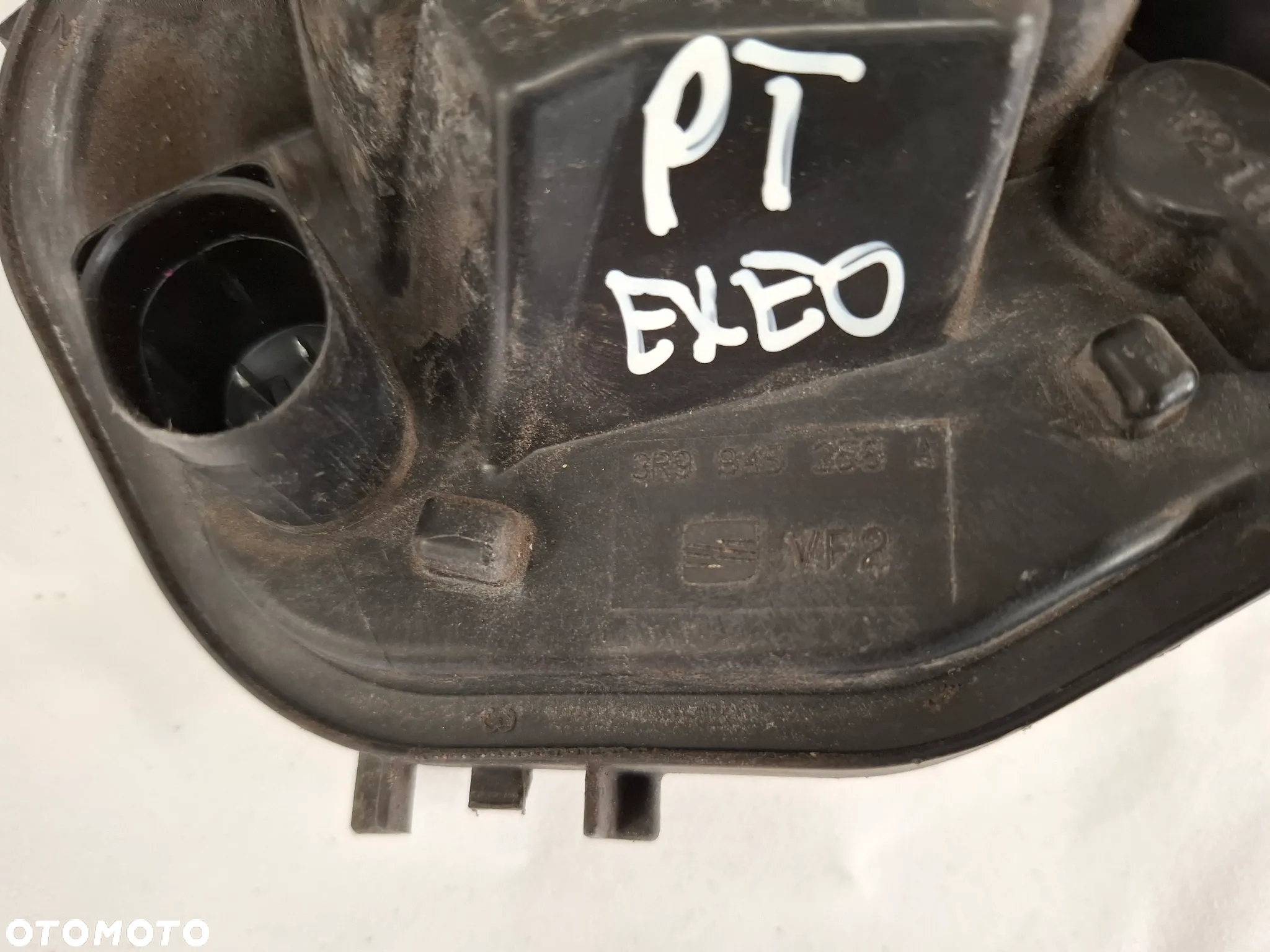 Wkład Mocowanie Gniazdo Zarówek Lampy Tył Seat Exeo Komnbi 3R9 - 8