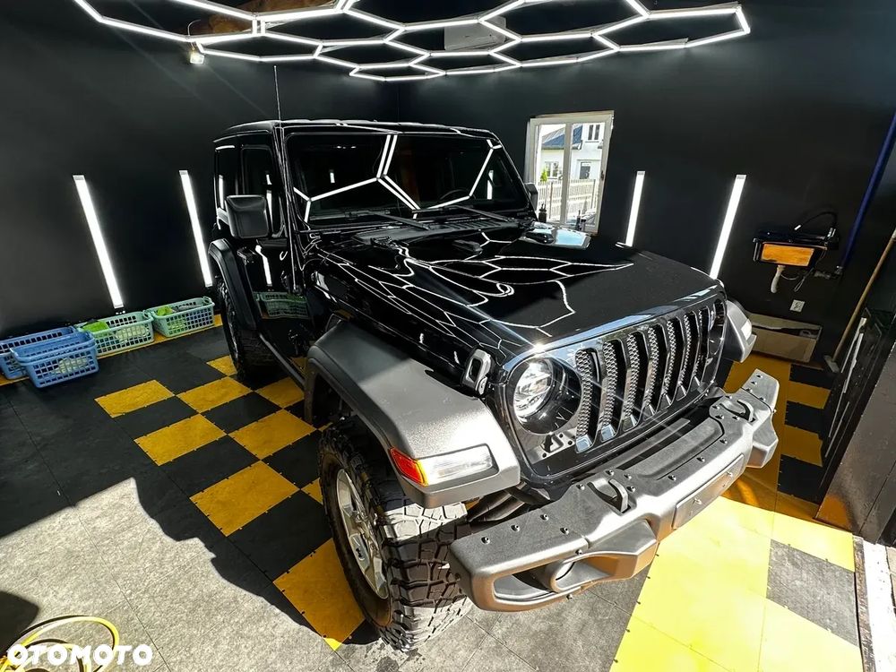 Jeep Wrangler - 3