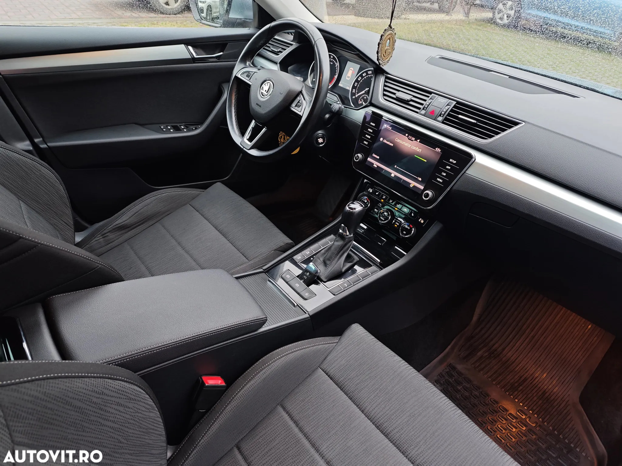 Skoda Superb 2.0 TDI DSG Ambition - 16