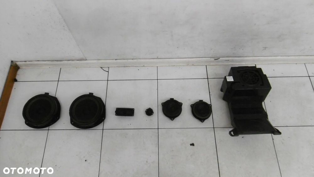 AUDI R8 420 GŁOŚNIKI SUBWOOFER BANG & OLUFSEN - 1