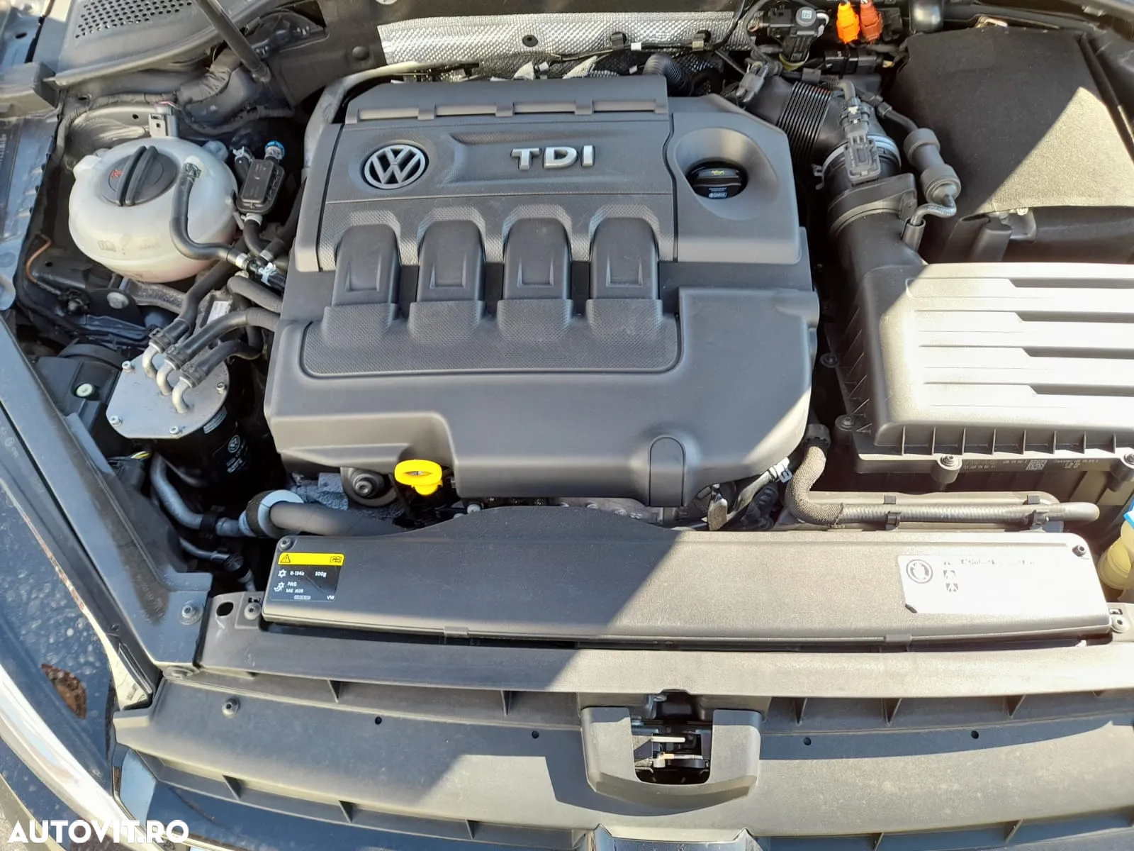 Volkswagen Golf 1.6 TDI BlueMotion Technology DPF Comfortline - 29