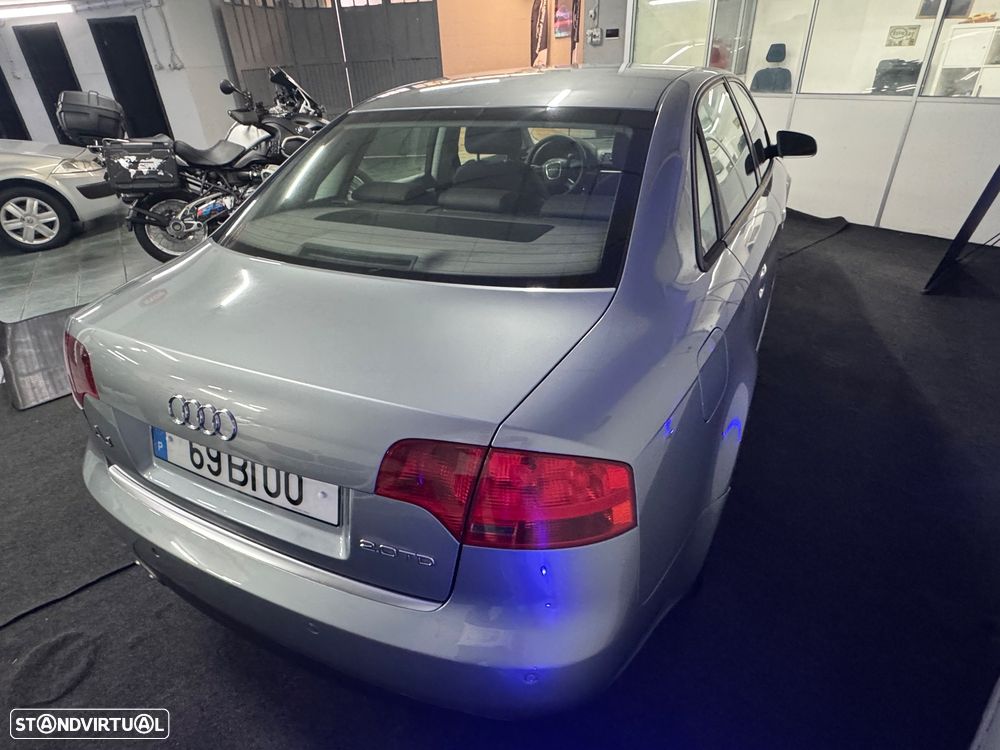 Audi A4 2.0 TDI exclusive - 5