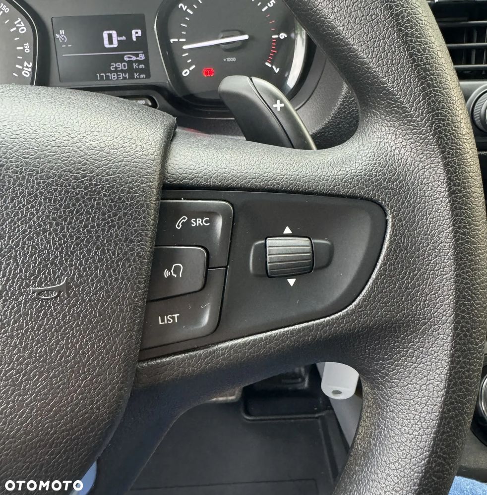 Opel Vivaro - 16