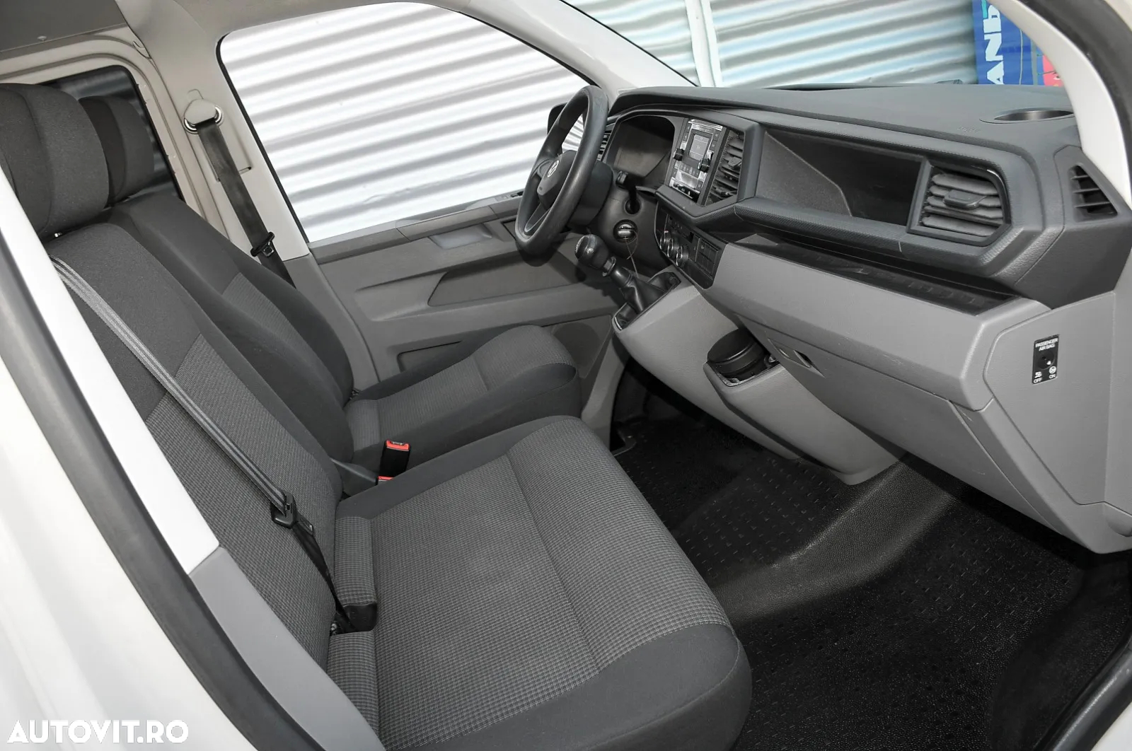 Volkswagen Transporter T6 Lang Plus Trendline - 22