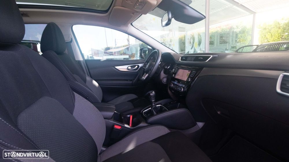 Nissan Qashqai 1.5 dCi N-Connecta J18 - 12
