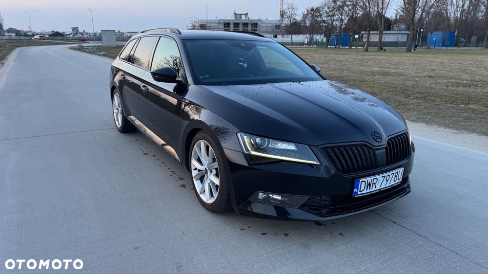 Skoda Superb 2.0 TDI DSG Sportline - 5