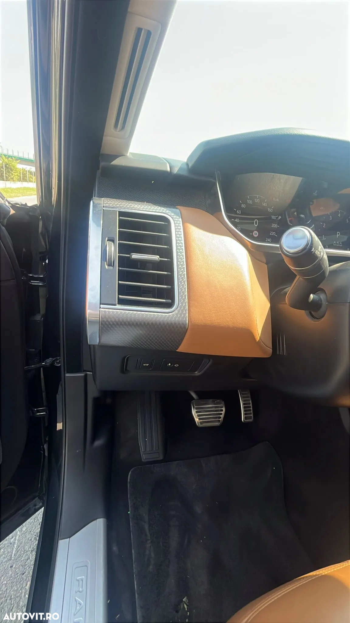 Land Rover Range Rover Sport - 15