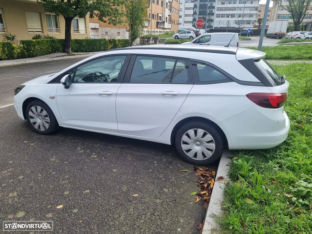 Opel Astra Sports Tourer - 1