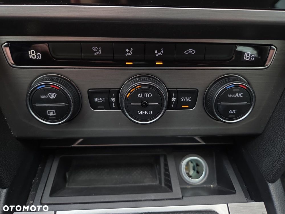 Volkswagen Passat Variant - 14