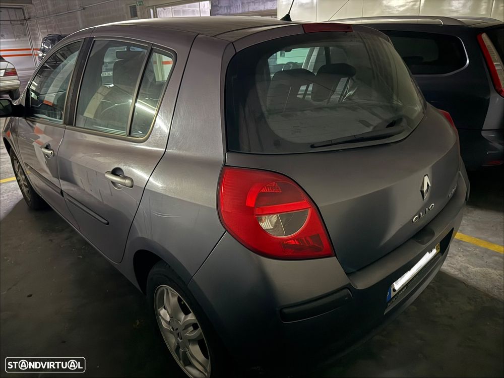 Renault Clio 1.2 16V SE Storia Dynamique - 8