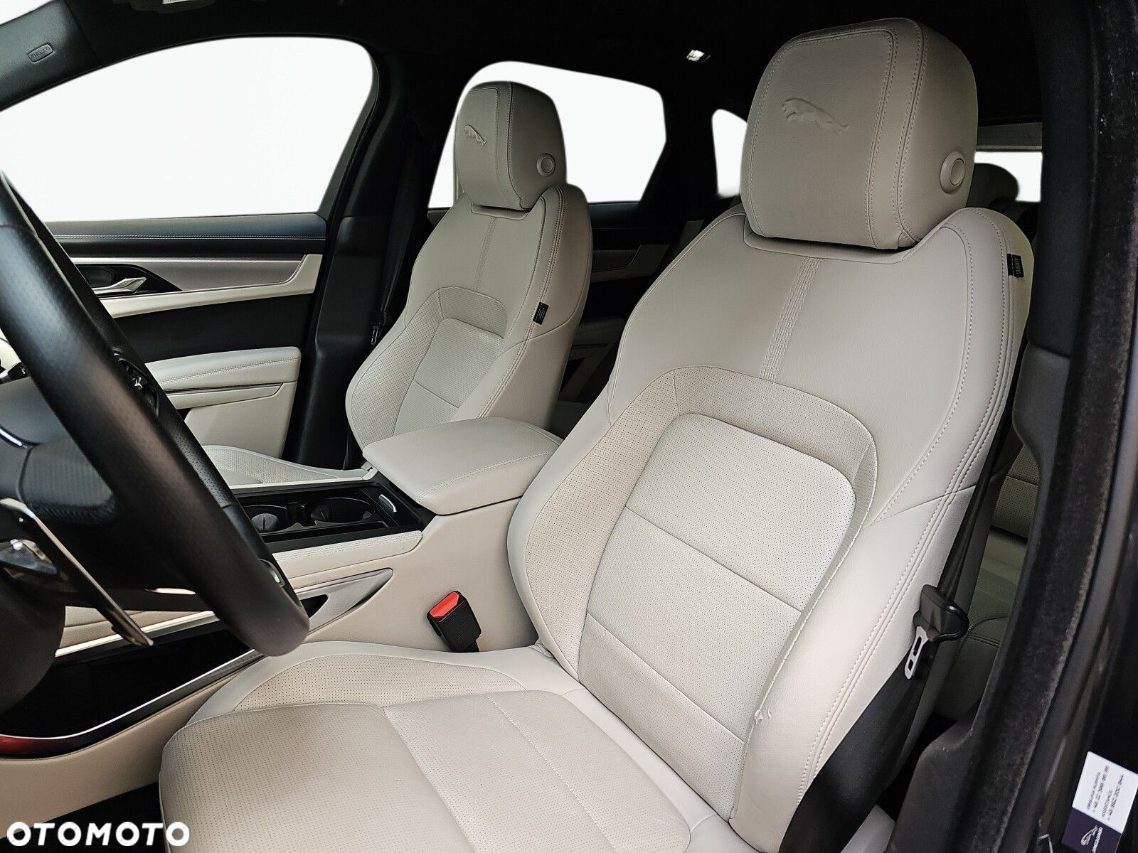 Jaguar F-Pace - 14