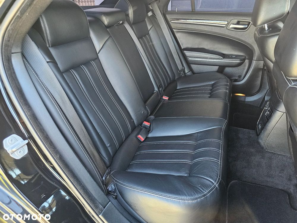Chrysler 300s - 11
