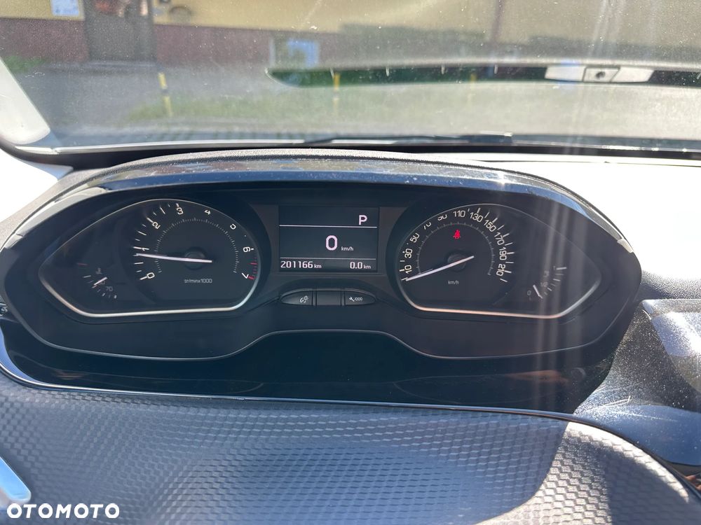 Peugeot 208 1.2 PureTech Allure S&S EAT6 - 21