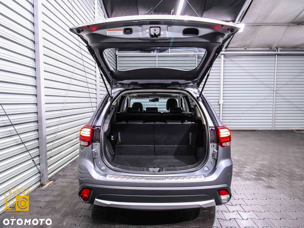 Mitsubishi Outlander 2.0 Instyle Navi 4WD CVT - 14